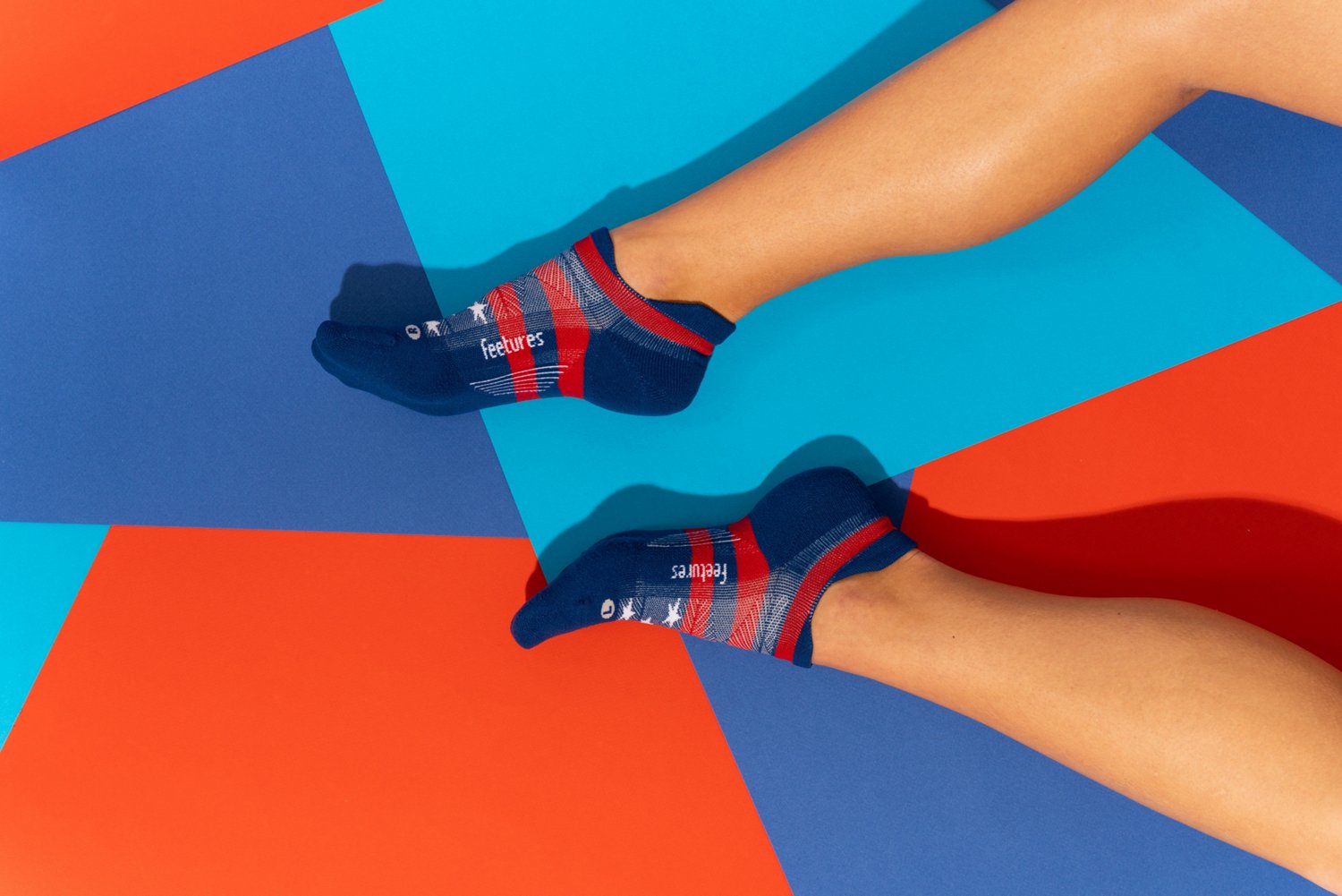 Feetures Elite Max Cushion Americana No Show Socks - view number 3