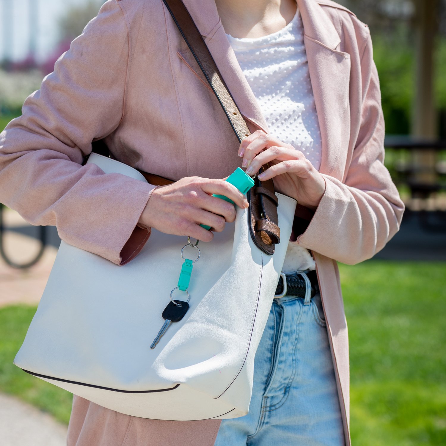 SABRE Keychain Pepper Gel with Safety Whistle - view number 3