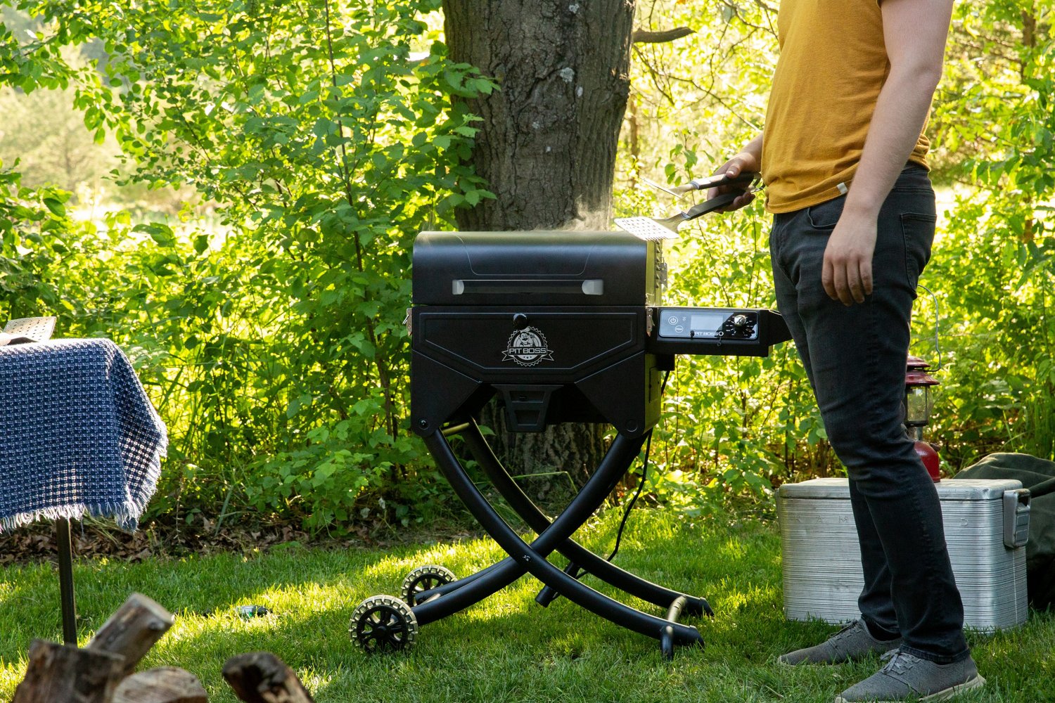 Pit Boss 260 Portable Electric Wood Pellet Smoker Grill & Cover 