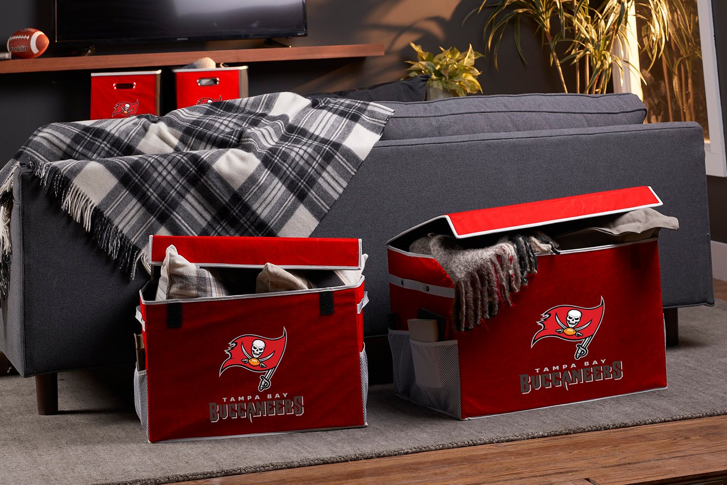 Franklin Tampa Bay Buccaneers Collapsible Storage Footlocker Bin - view number 3