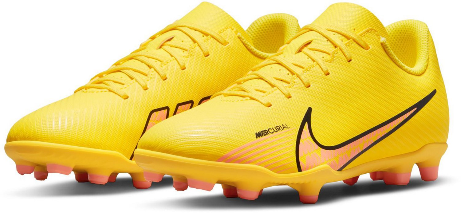 Nike Juniors' Vapor 15 Club FG/MG Soccer Cleats Academy