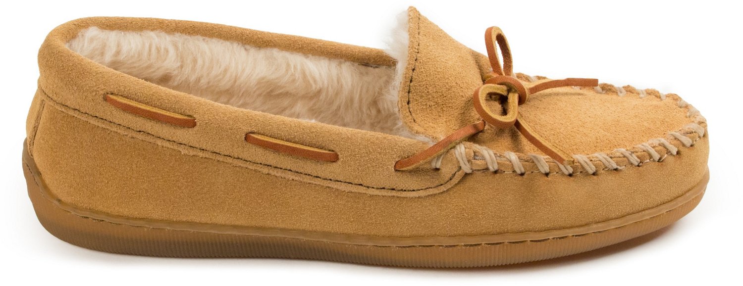 Minnetonka Women’s Pile-Lined Hardsole Moccasin Slippers | Academy