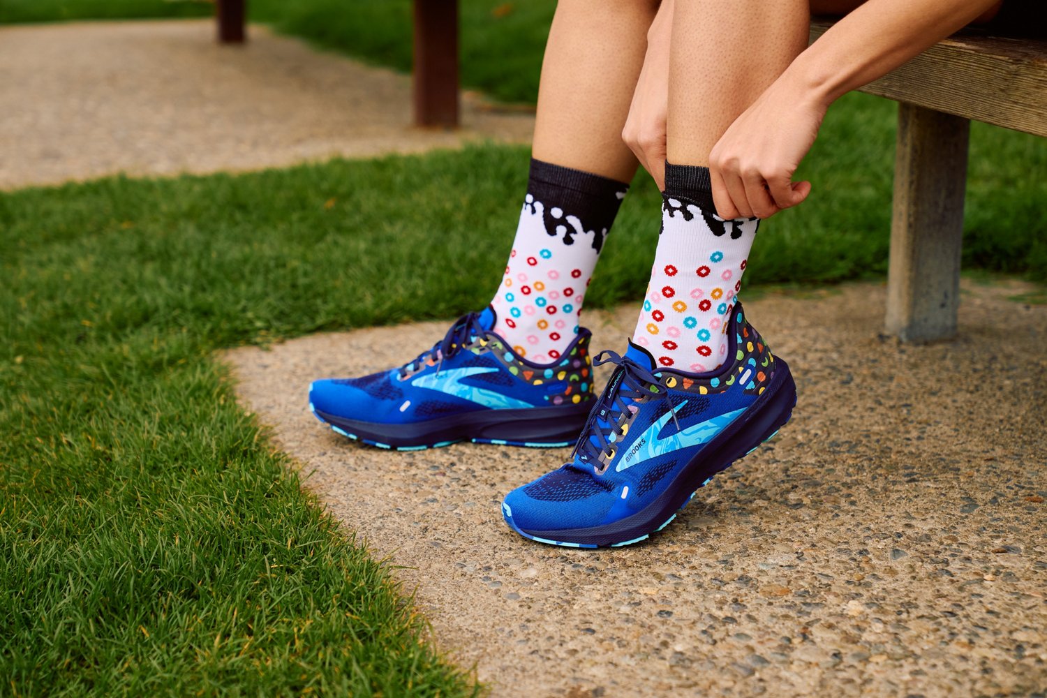 Brooks Adults' Tempo Knit Bowl O Brooks Splash Running Crew Socks - view number 2