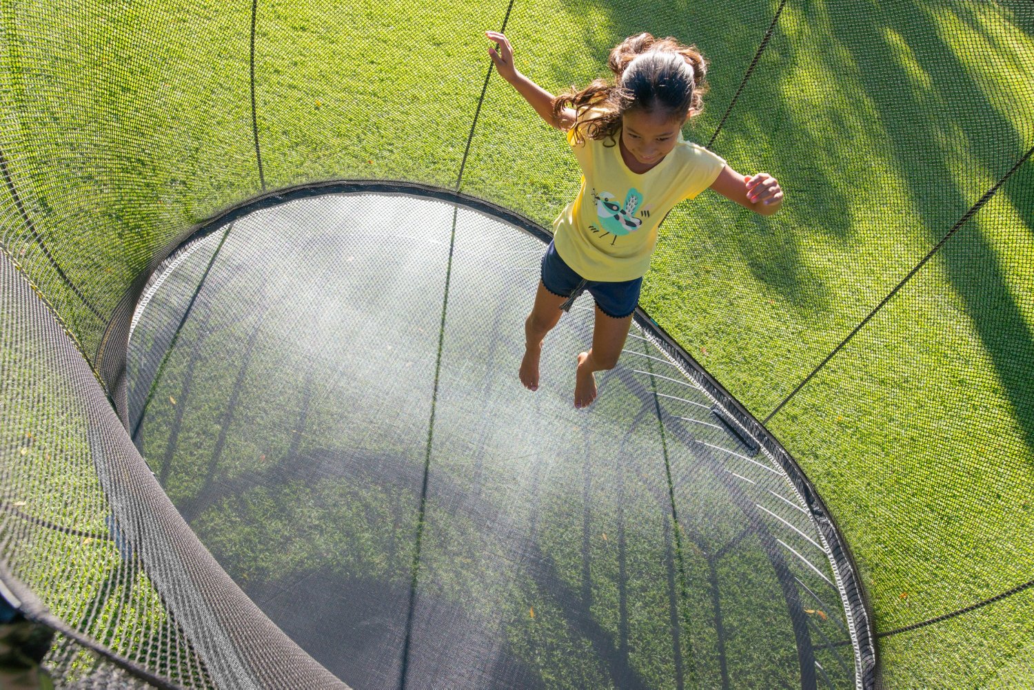 Springfree Medium Oval Trampoline - view number 4