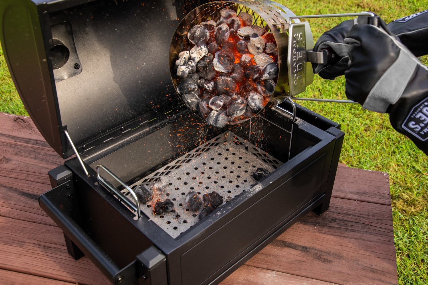 Oklahoma Joe's Rambler Tabletop Charcoal Grill Academy