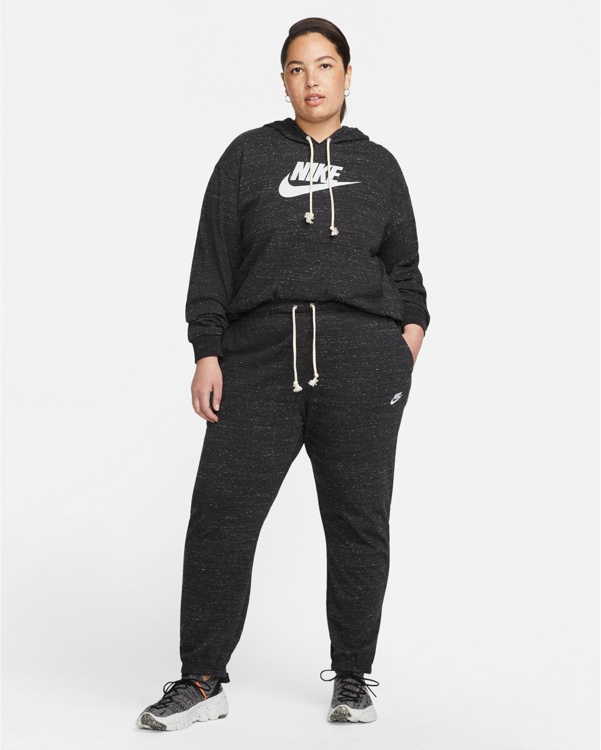 Nike women's gym vintage varsity online pants