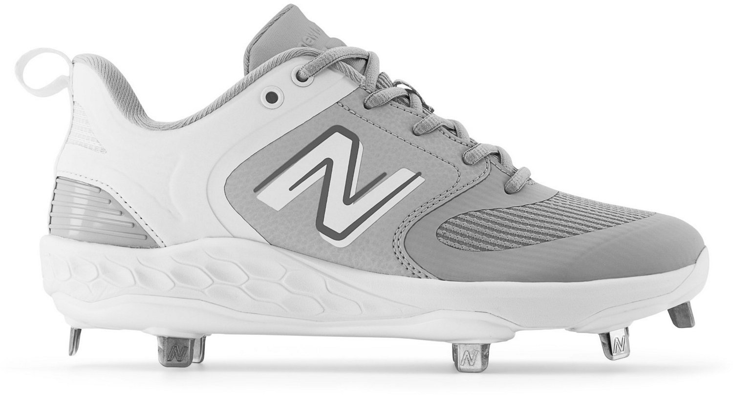 White new balance outlet metal cleats