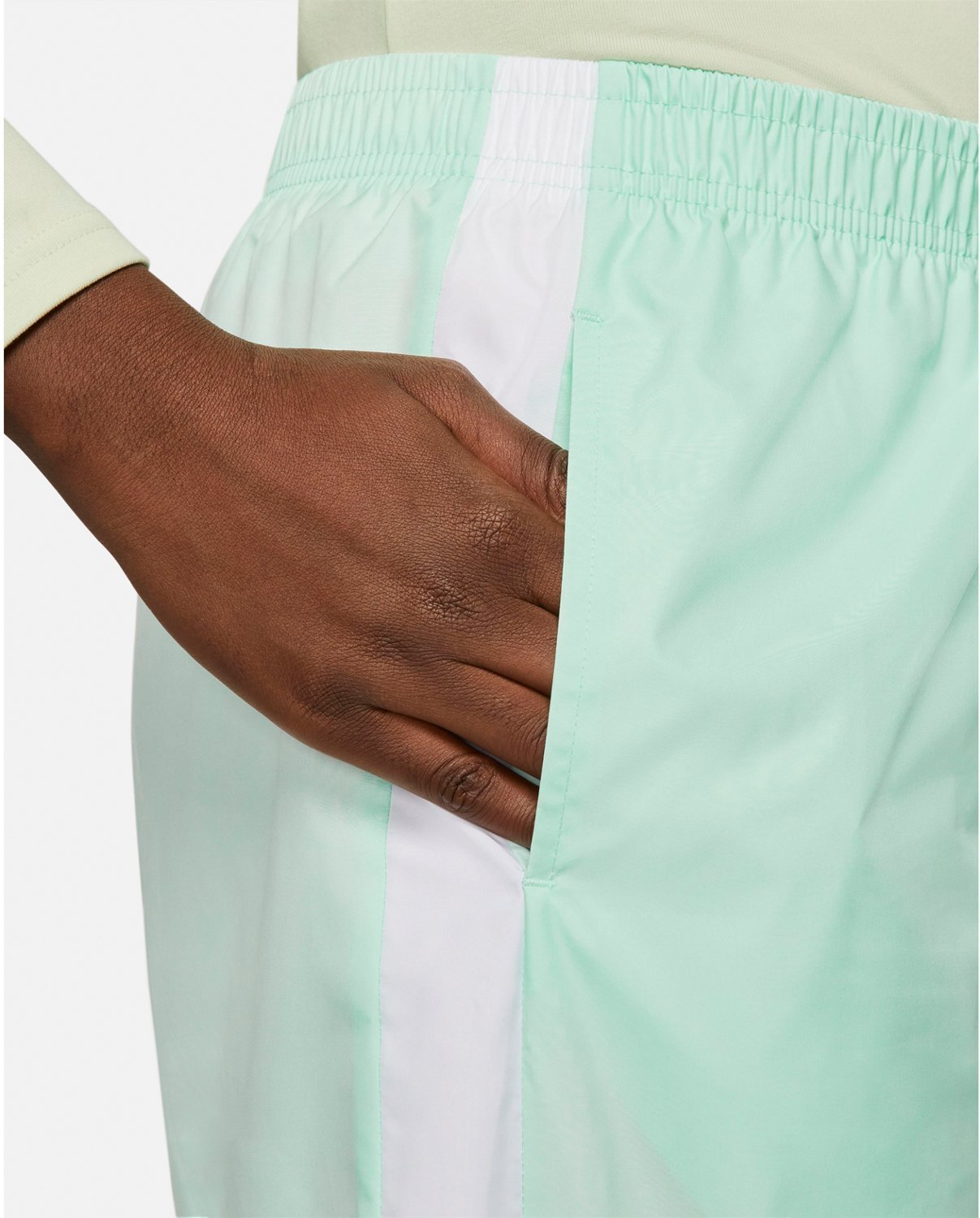 Nike Women'sSportswear Woven Core Pants - view number 3