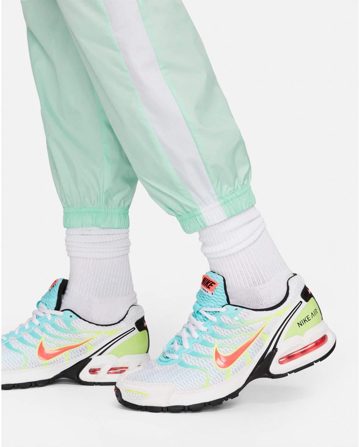 Nike Women'sSportswear Woven Core Pants - view number 4