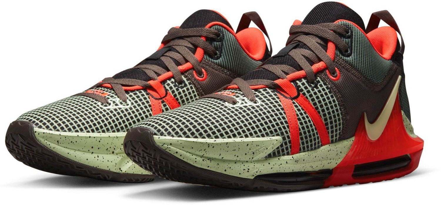 Nike LeBron Men's Witness 7 Basketball Shoes - view number 3