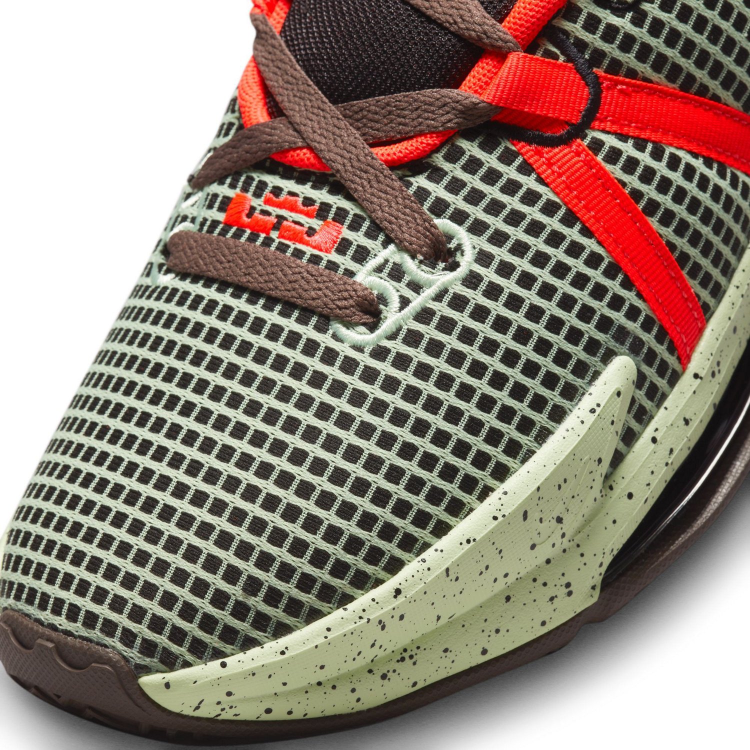 Nike LeBron Men's Witness 7 Basketball Shoes - view number 7