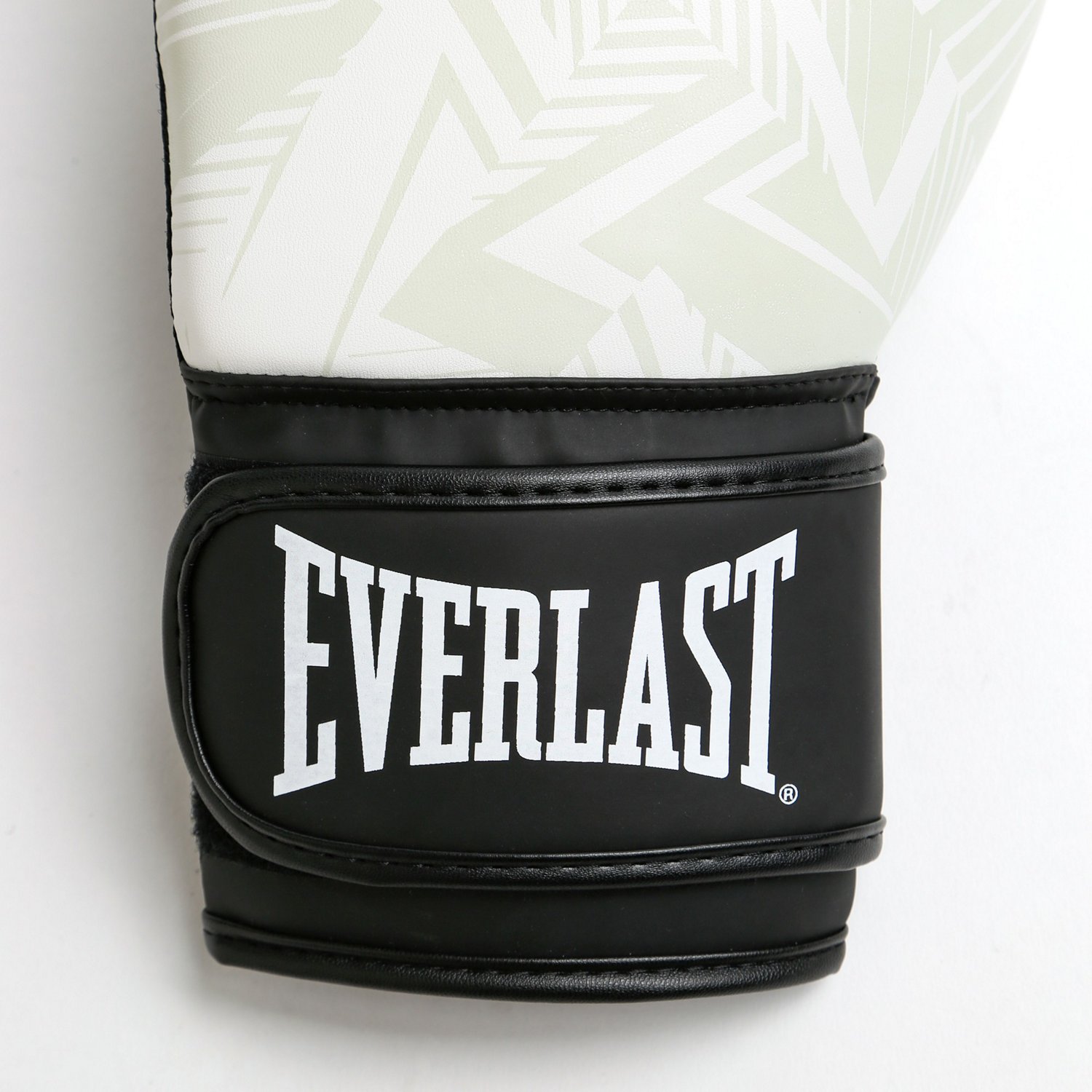 Everlast 12 oz White Geo Spark Training Gloves                                                                                   - view number 5