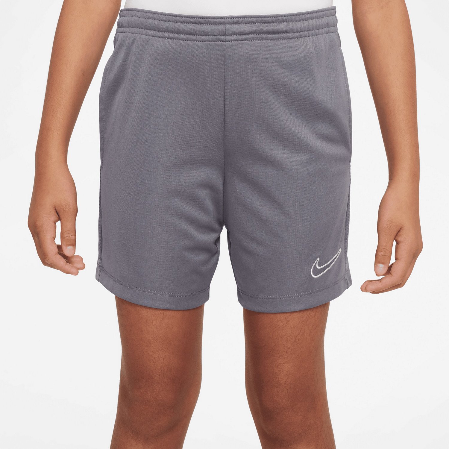 Nike Boys' Dri-FIT Trophy Shorts 7 in