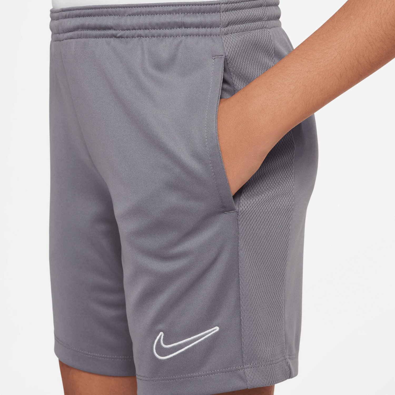 Nike Boys' Dri-FIT Trophy Shorts 7 in - view number 3