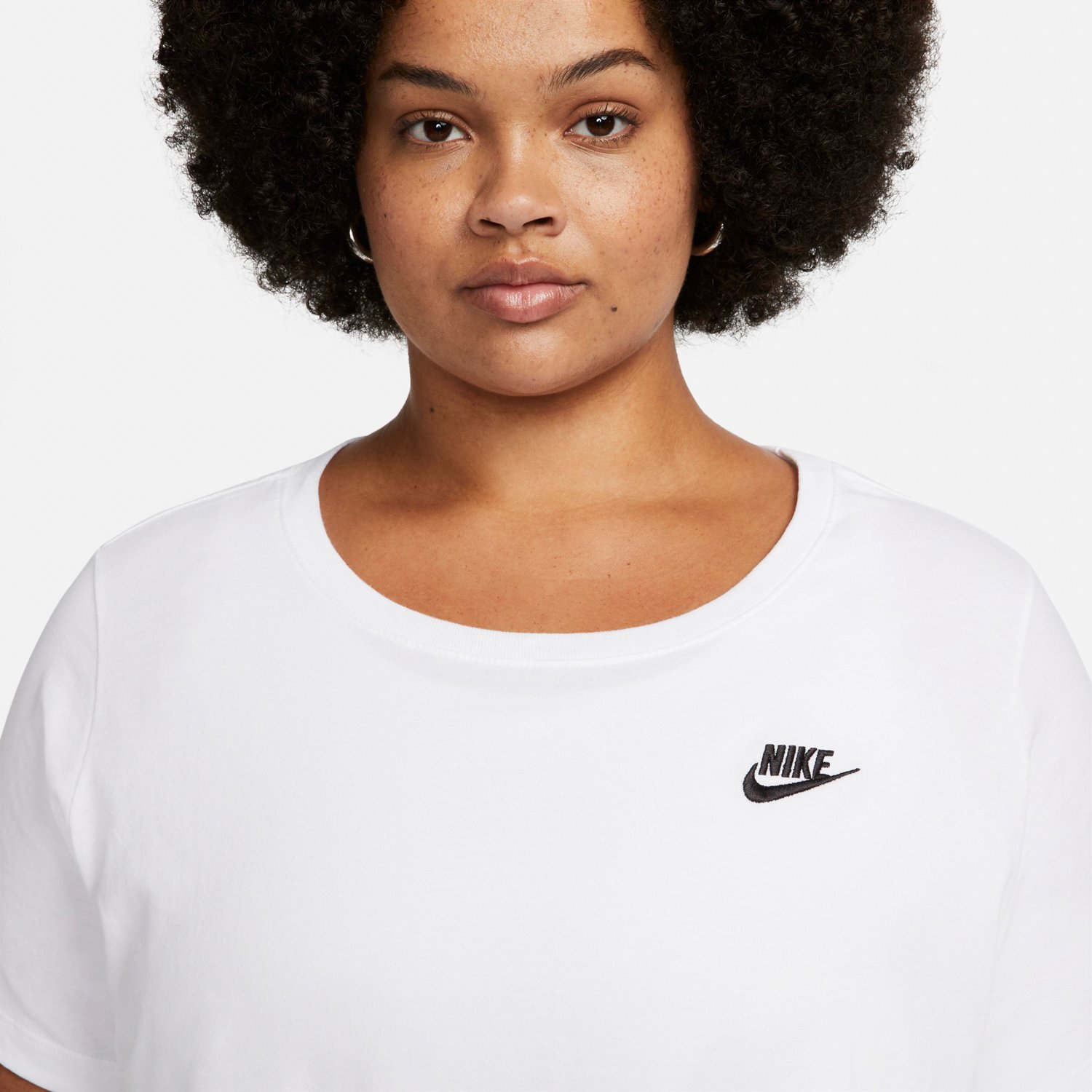 Nike Plus Size Women's Sportswear Club T-shirt                                                                                   - view number 4