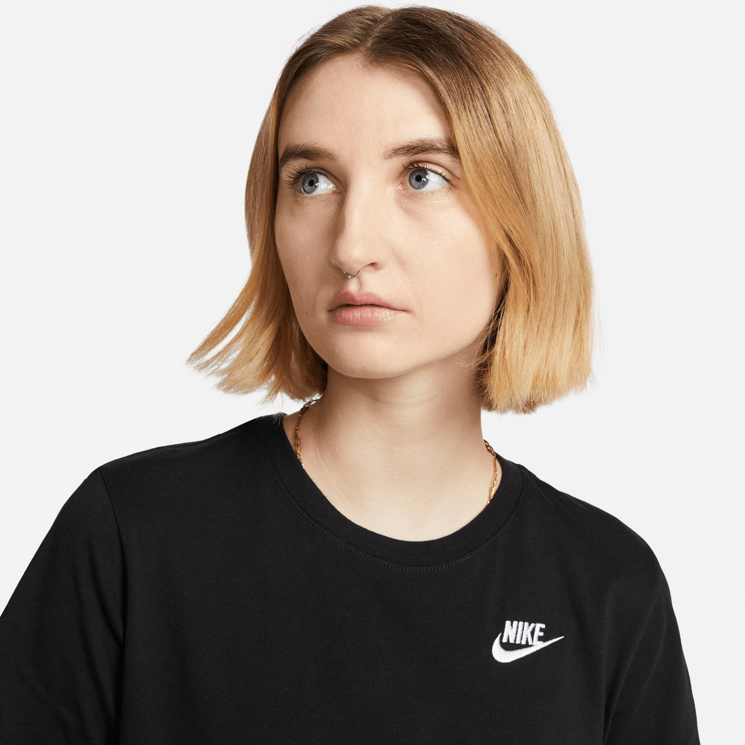 Nike Women's Sportswear Club T-shirt