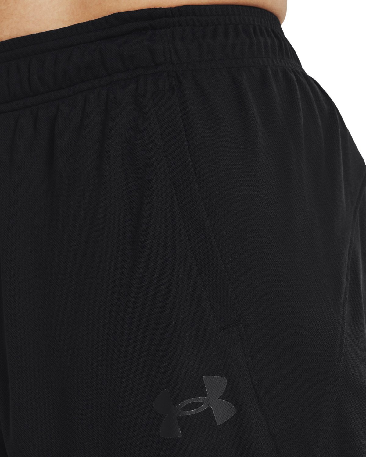 Under Armour Men’s Baseline Shorts 10 in Academy