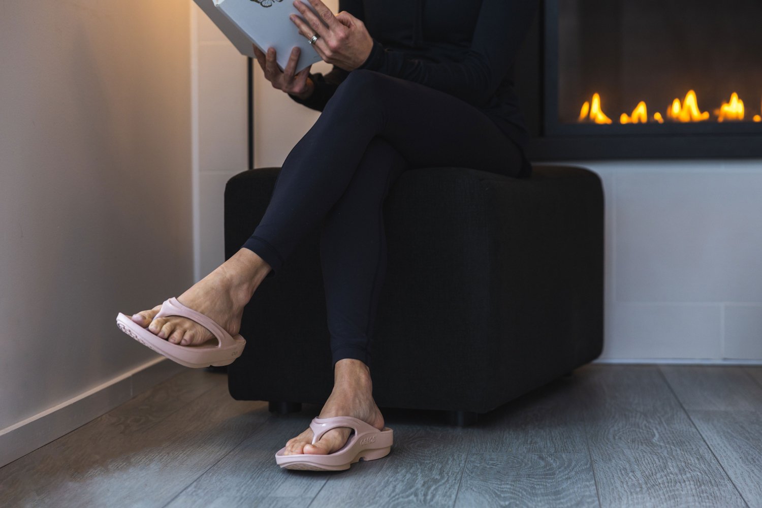 OOFOS Women's OOlala Recovery Sandals