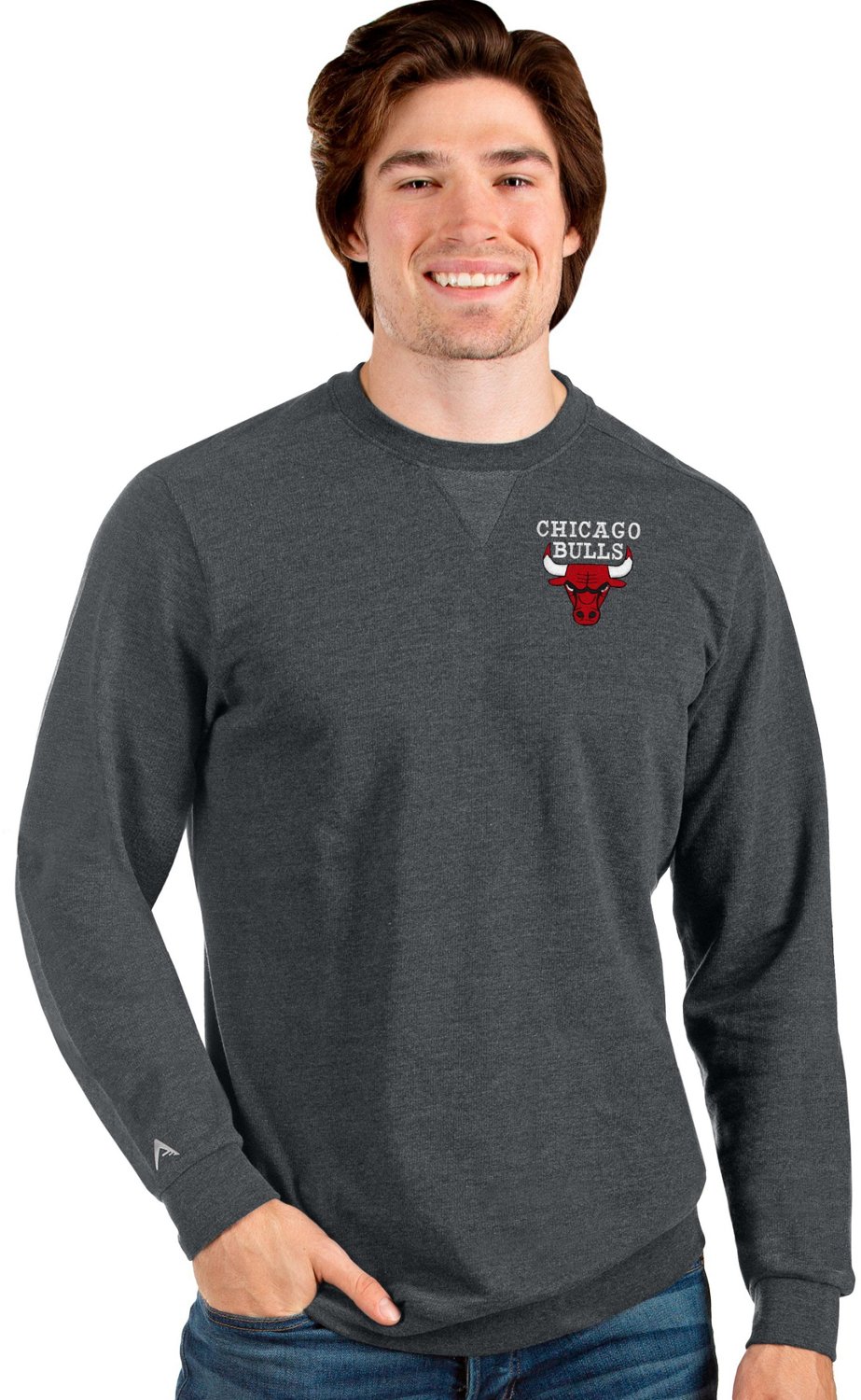 Antigua Men's Chicago Bulls Reward Crew Sweatshirt