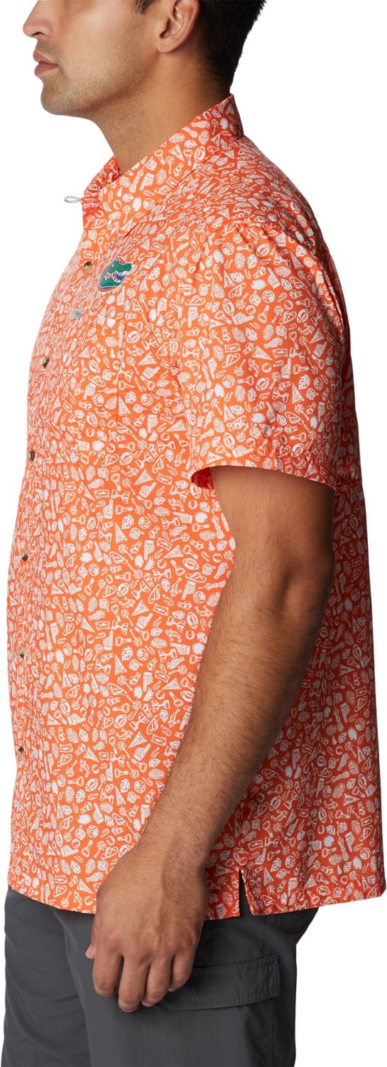 Columbia Sportswear Men's University of Florida Super Slack Tide Gameday Print Button Down Shirt