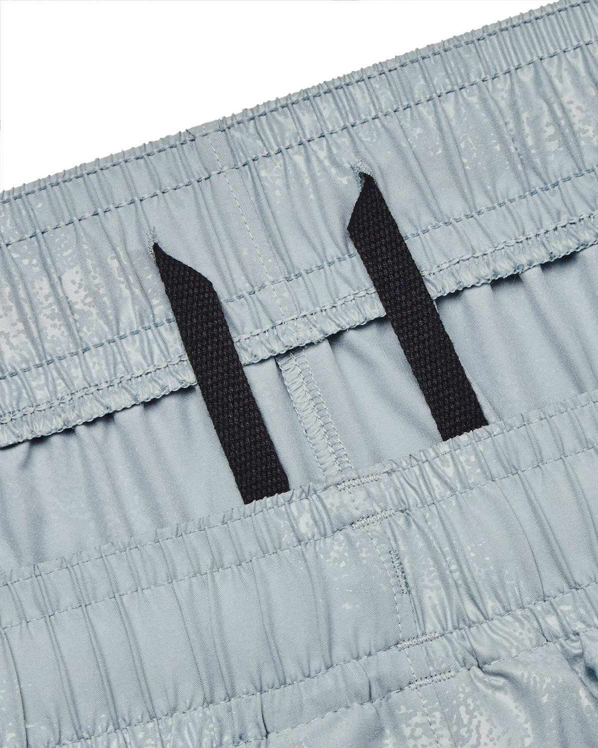 Under Armour Men’s Woven Emboss Shorts 8