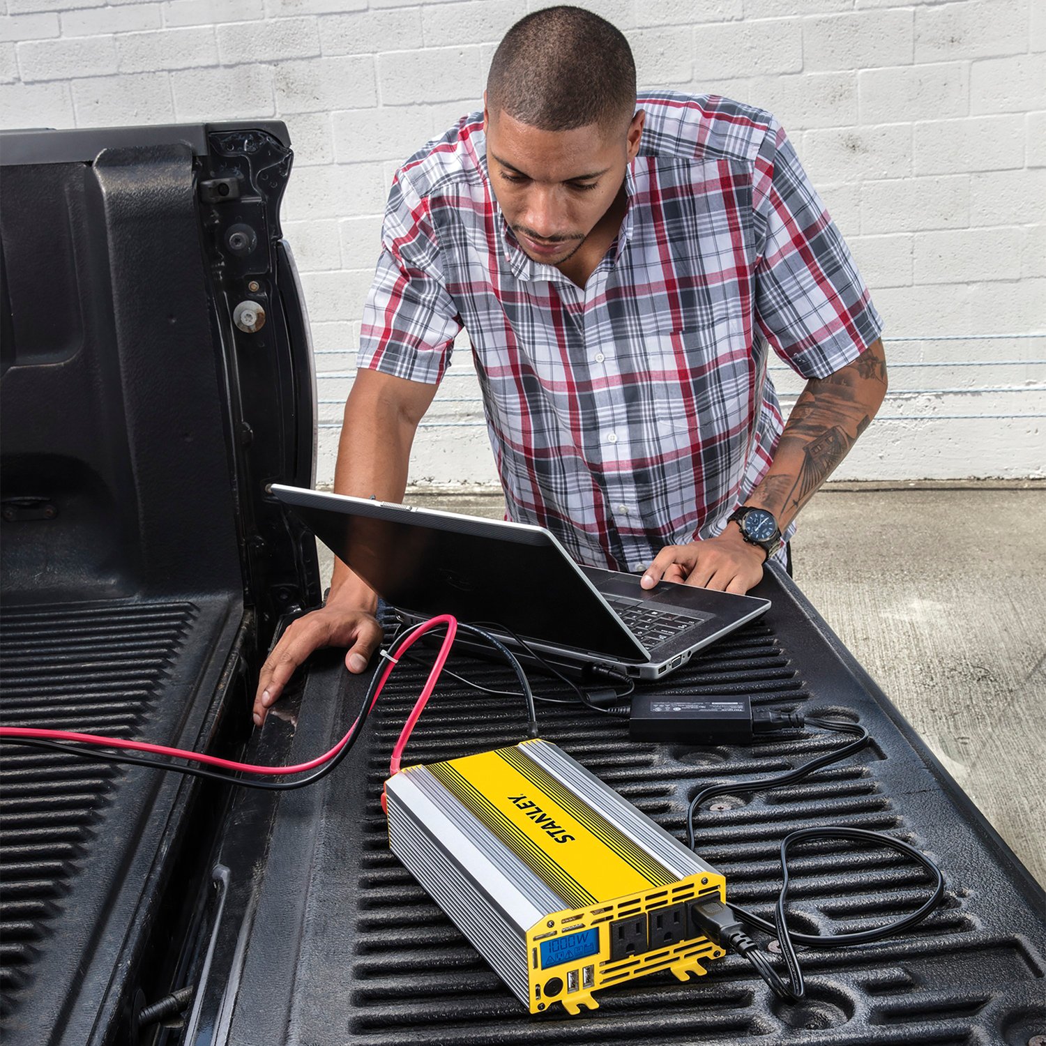 Stanley 1000W Power Inverter                                                                                                     - view number 2