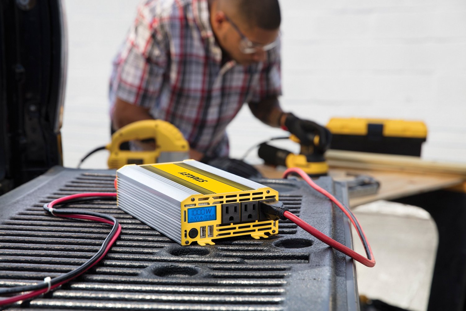 Stanley 1000W Power Inverter                                                                                                     - view number 3