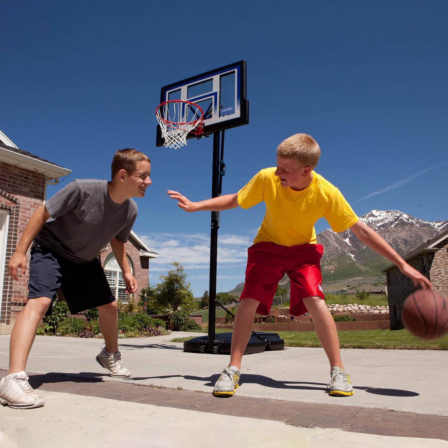 Lifetime Courtside 48 in Polycarbonate Portable Basketball Hoop - view number 8