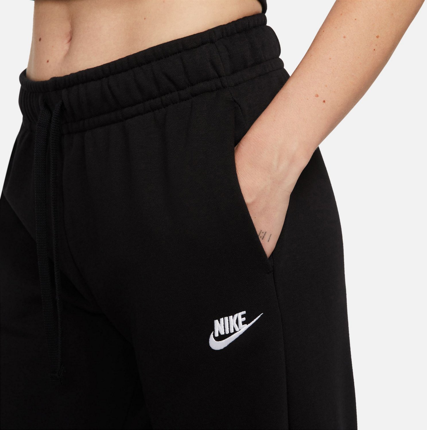 NIKE SPORTSWEAR CLUB FLEECE WOMEN'S MID-RISE OVERSIZED SWEATPANTS BLACK/WHITE  – Park Access