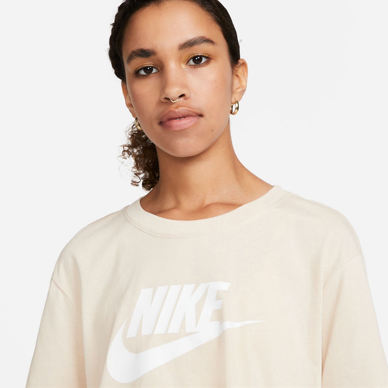 Nike Women's Sportswear Essential Cropped T-shirt - view number 3
