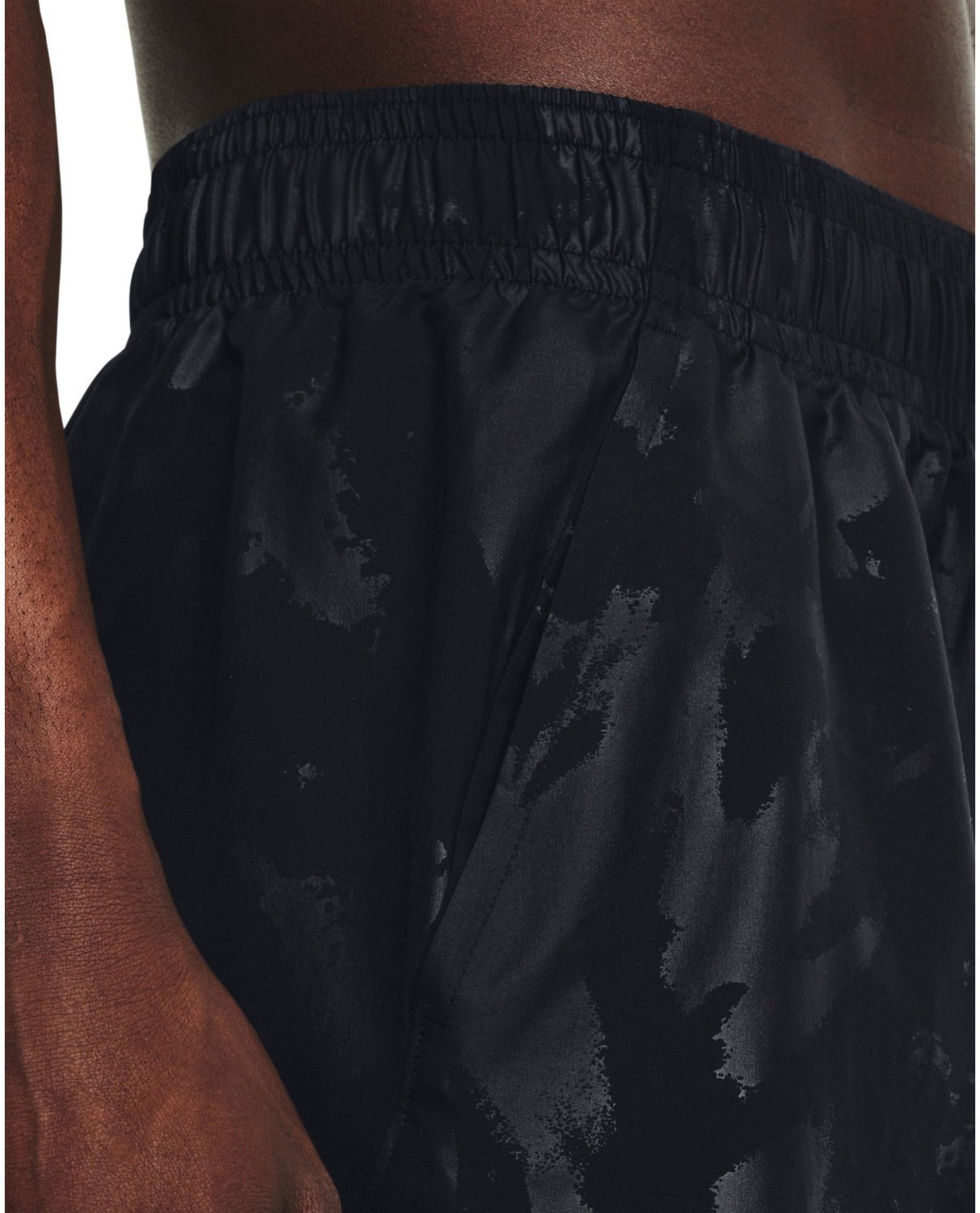 Under Armour Men’s Woven Emboss Shorts 8 in - view number 4