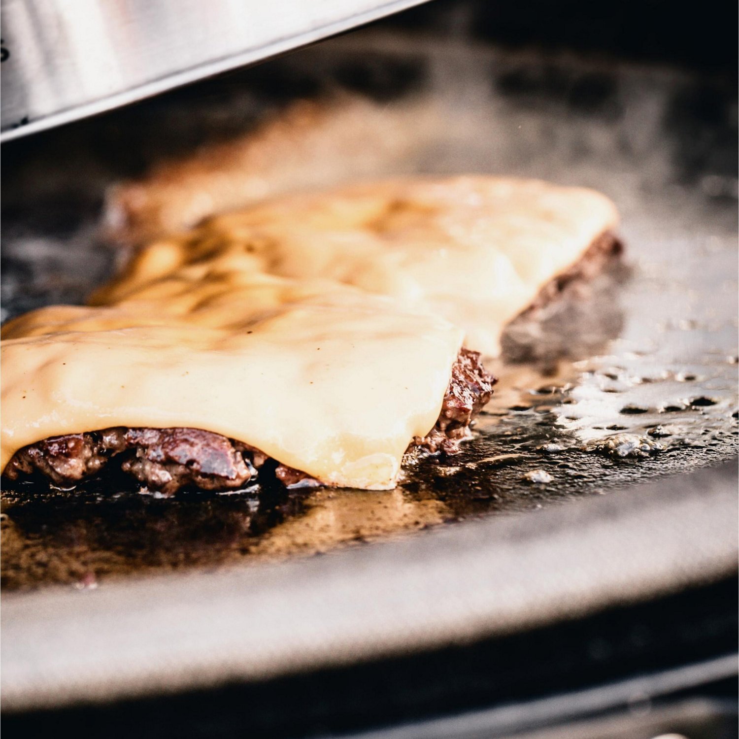 Kamado Joe Big Joe Half Moon Cast Iron Reversible Grill Griddle                                                                  - view number 6