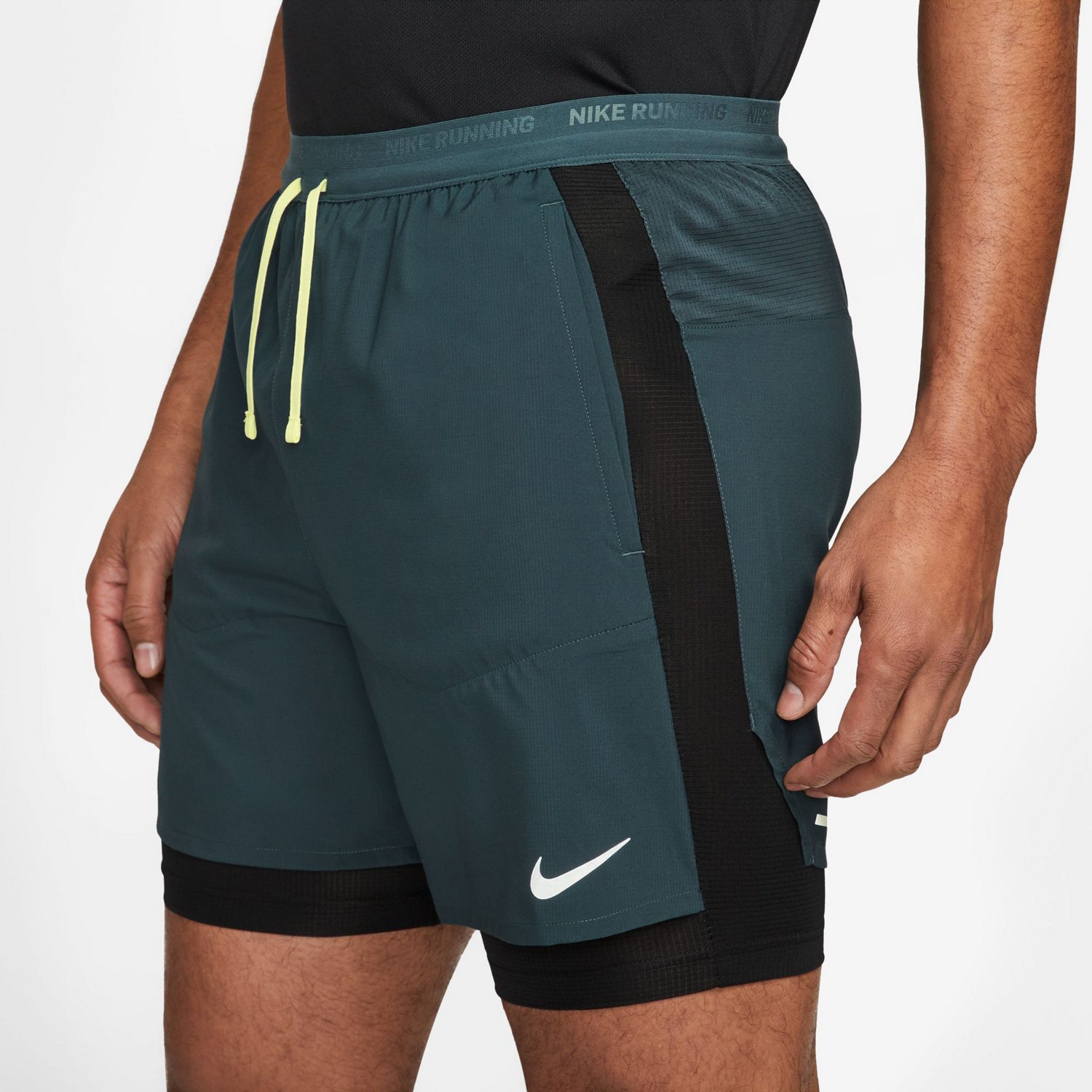 Nike Men's Dri-FIT Stride Hybrid Running Shorts 7 in - view number 3