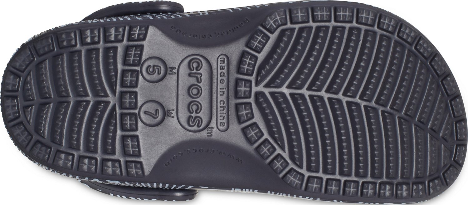 Crocs Adults' Classic Spray Topographic Clogs                                                                                    - view number 7