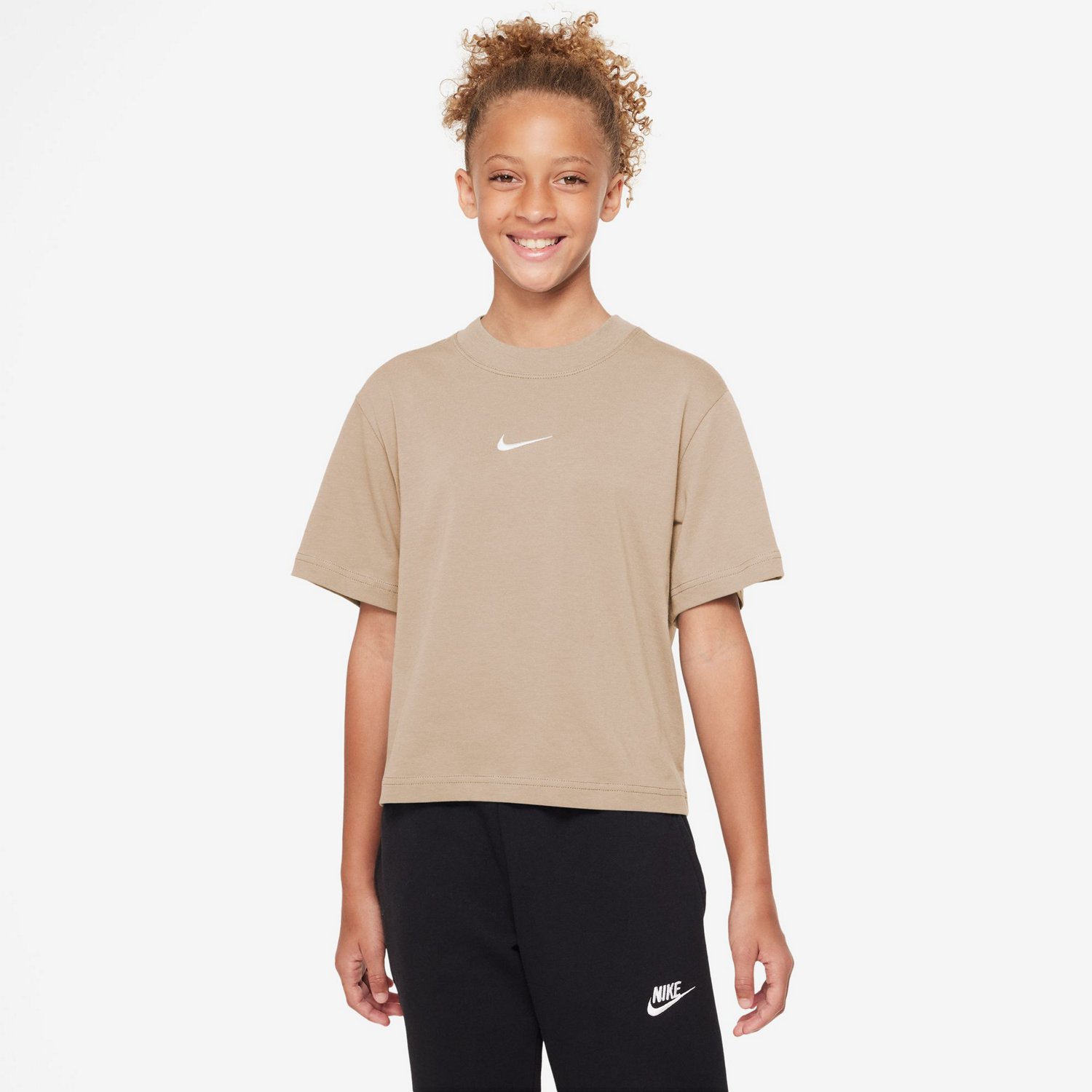 Girl's buy Nike short shelves shirts and pants size 5 New