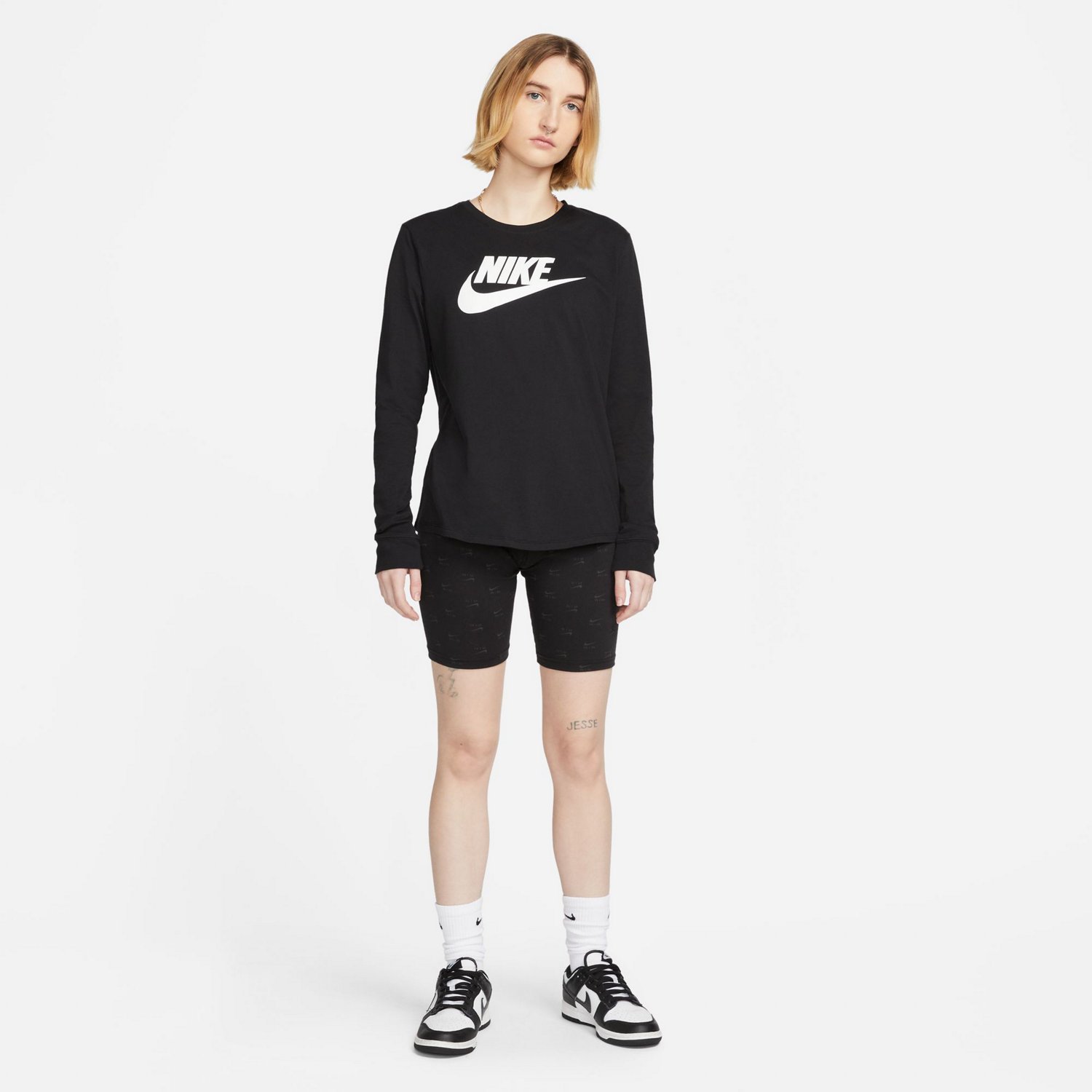 Nike Women's Sportswear Essentials Logo Long Sleeve T-shirt                                                                      - view number 4