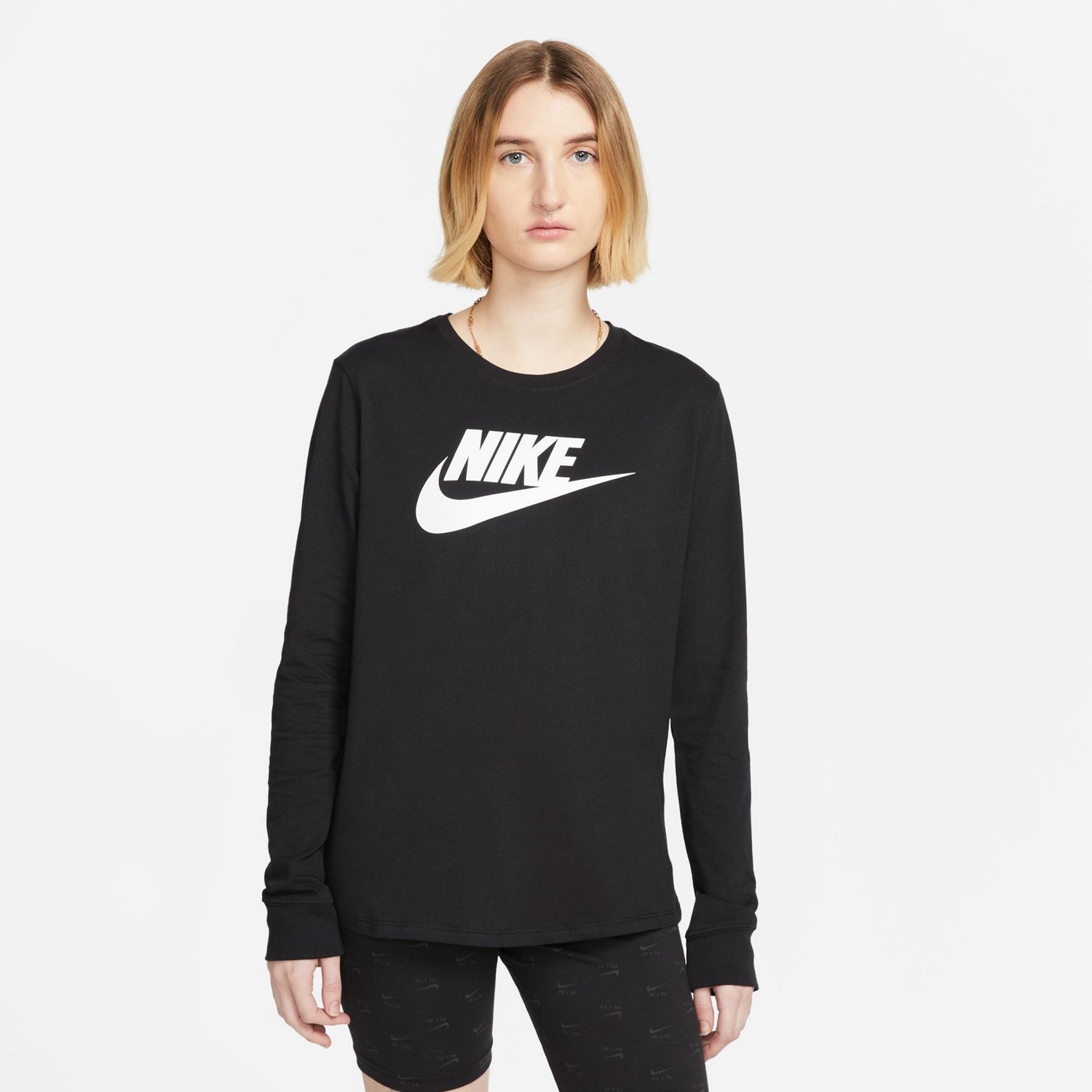 Nike Women's Sportswear Essentials Logo Long Sleeve T-shirt