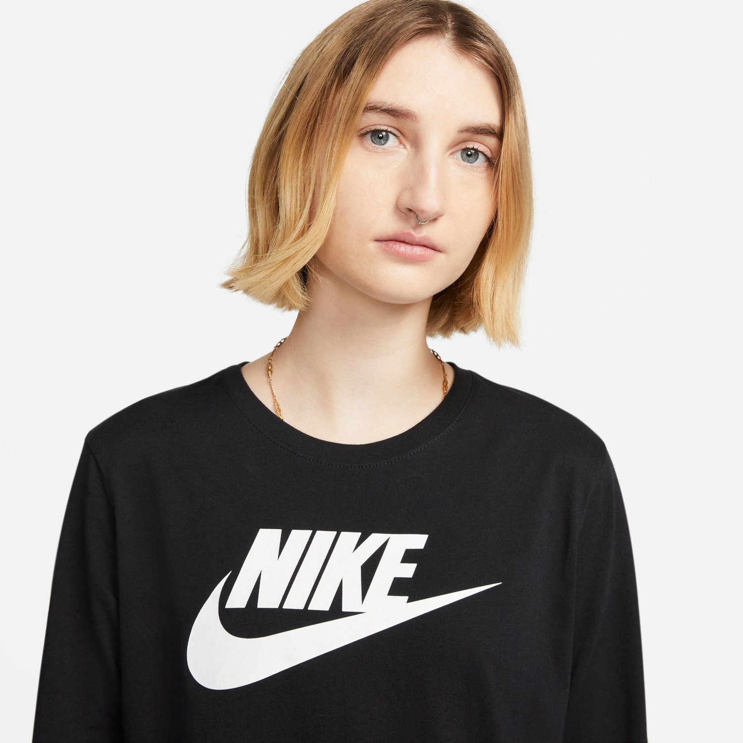 Nike Women's Sportswear Essentials Logo Long Sleeve T-shirt                                                                      - view number 3