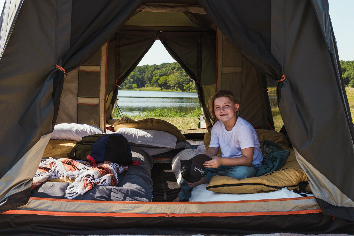 Bushnell 8 Person Pop-Up Hub Tent