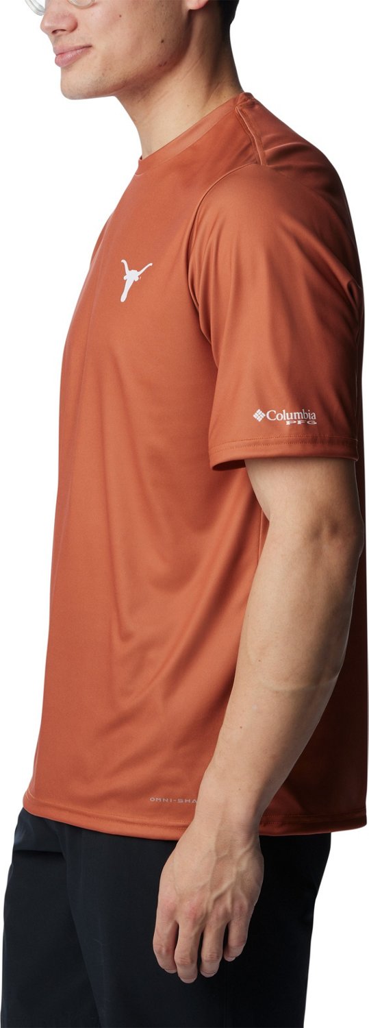 Columbia Sportswear Men's University of Texas Flag Terminal Tackle Short Sleeve Shirt - view number 3
