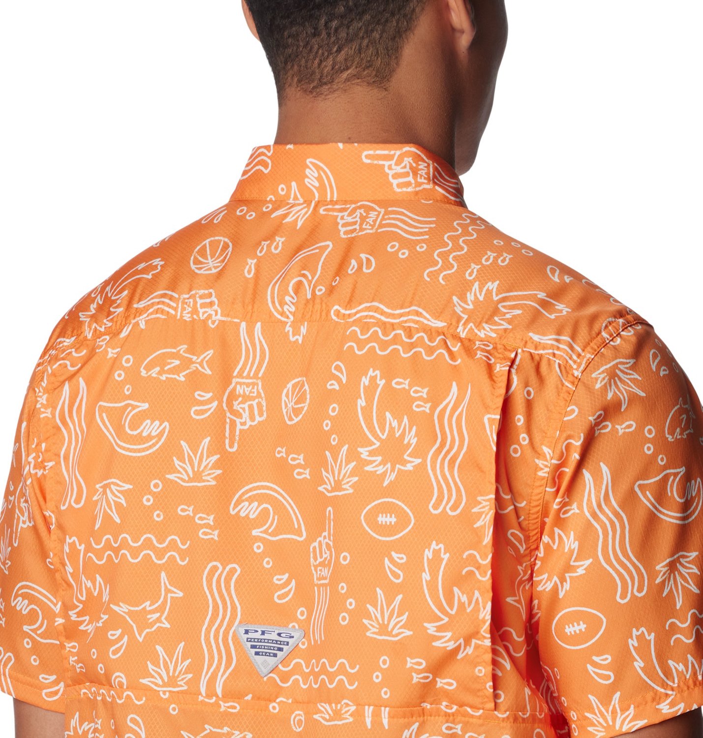 Columbia Sportswear Men's University of Tennessee Super Slack Tide Fish Fan Button Down Shirt - view number 4
