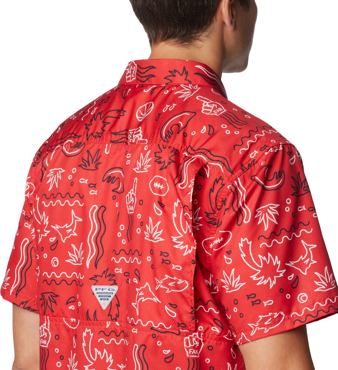 Columbia Sportswear Men's University of Georgia Super Slack Tide Fish Fan Button Down Shirt                                      - view number 4