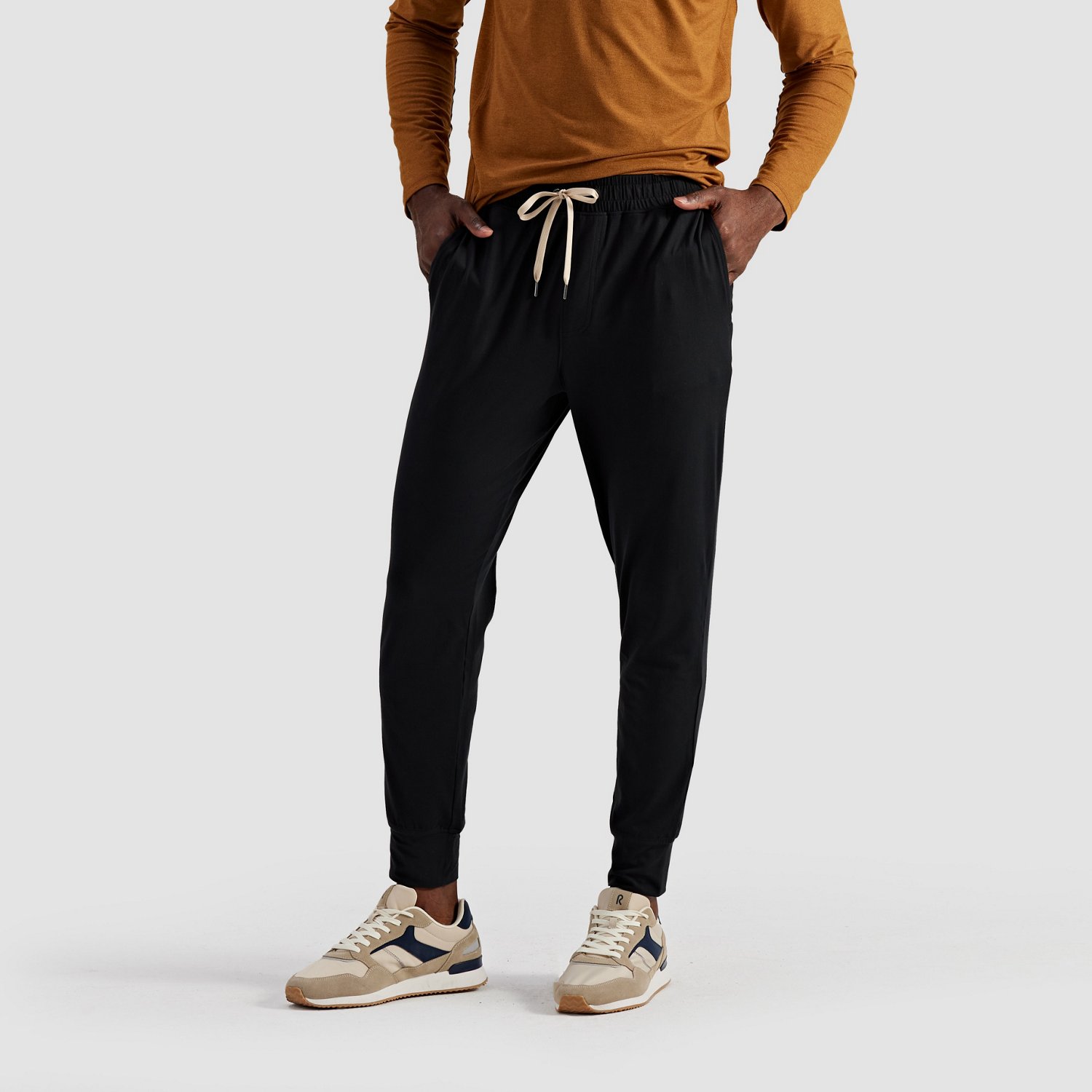 Academy Relaxed Jogger - Black