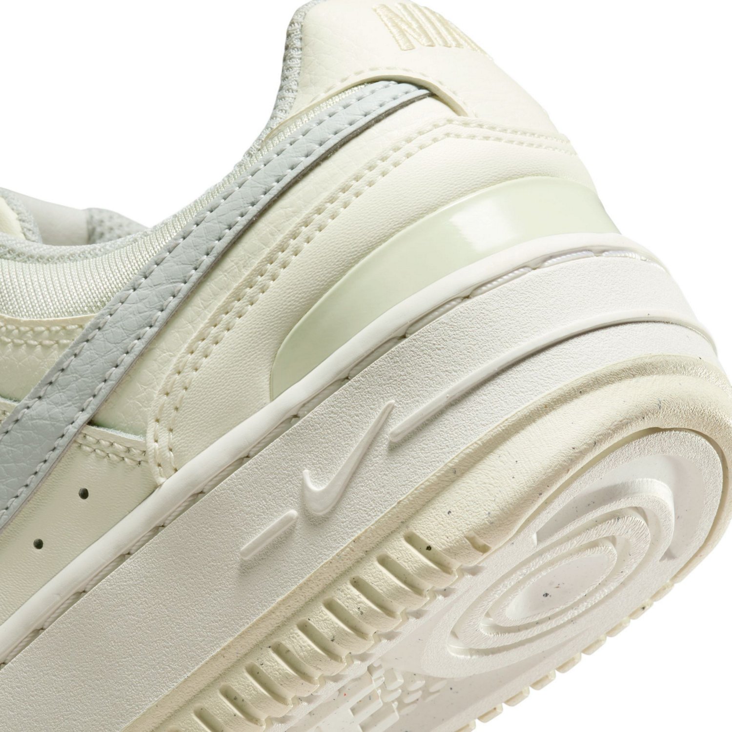 Nike Women's Gamma Force Shoes - view number 8