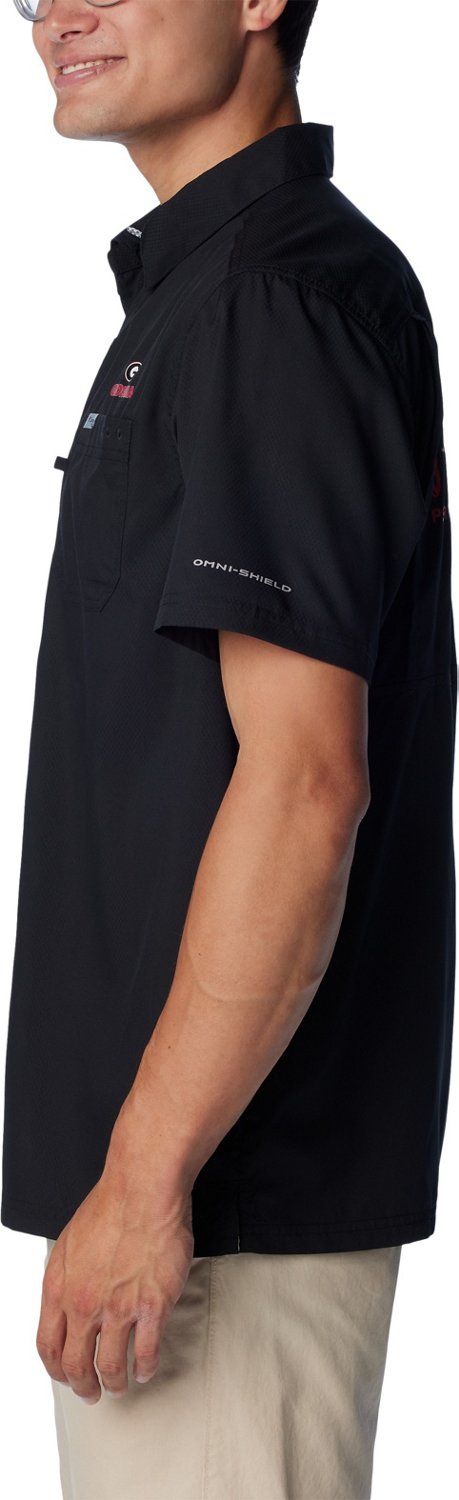 Columbia Sportswear Men's University of Georgia PFG Slack Tide Camp Button Down Shirt                                            - view number 5