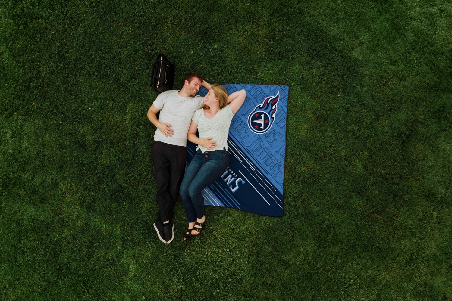 Picnic Time Tennessee Titans Impresa Picnic Blanket - view number 4