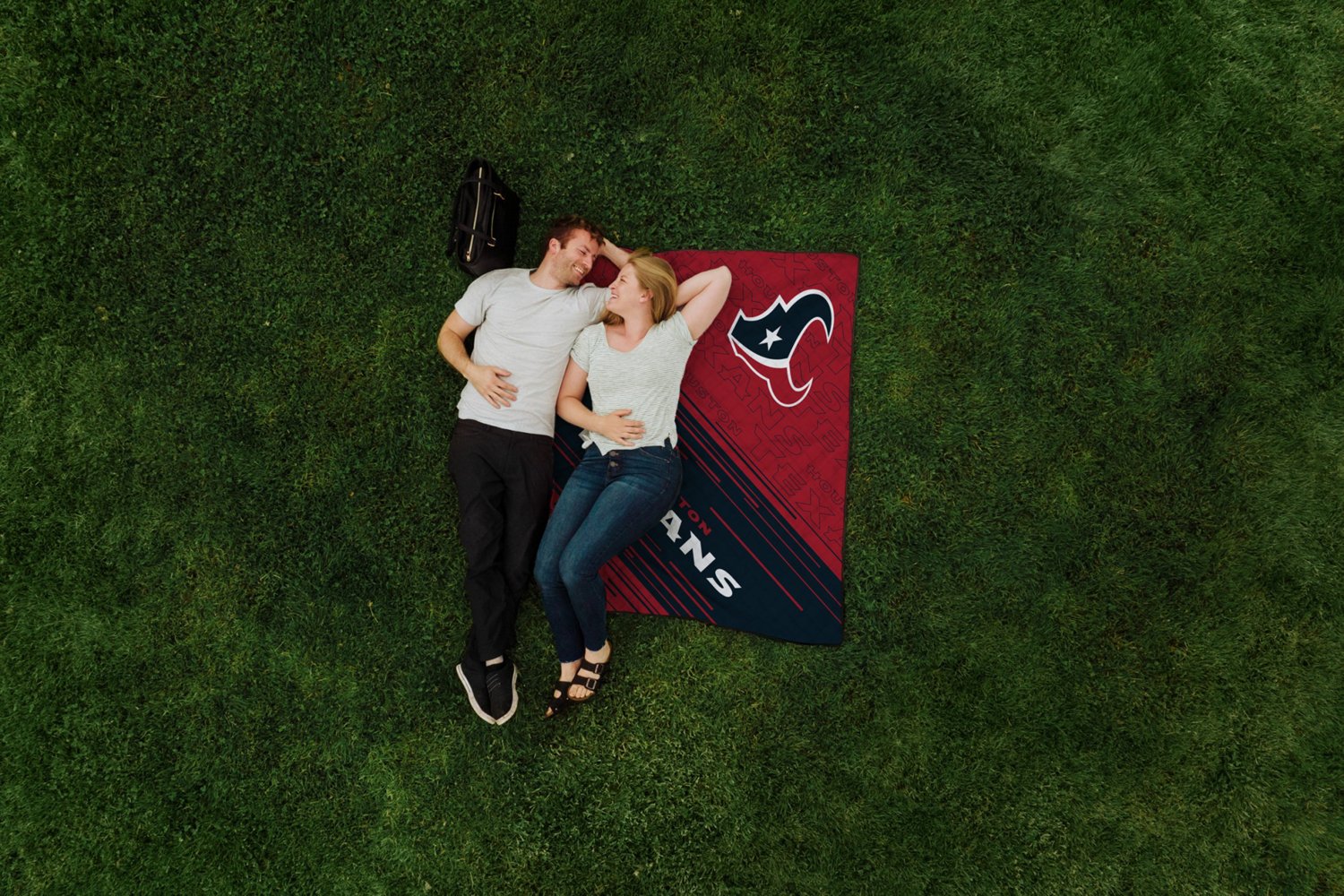 Picnic Time Houston Texans Impresa Picnic Blanket - view number 4