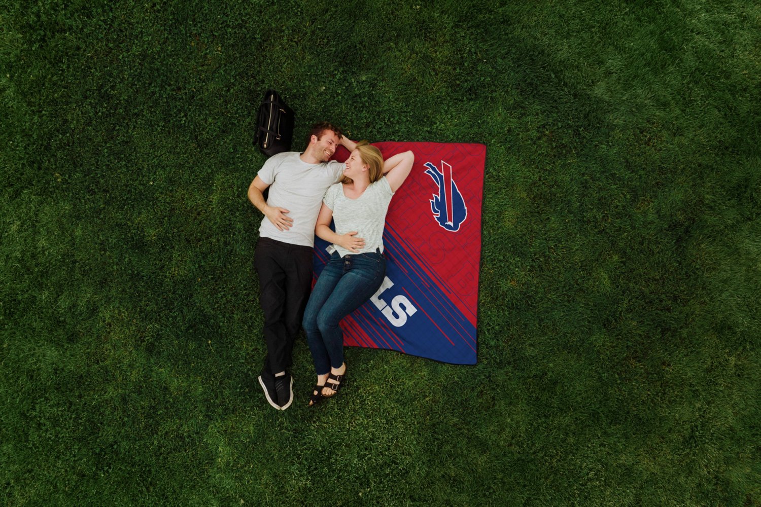 Picnic Time Buffalo Bills Impresa Picnic Blanket