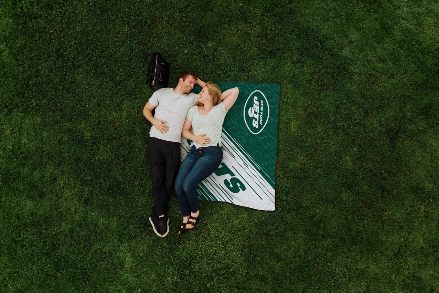 Picnic Time New York Jets Impresa Picnic Blanket - view number 4