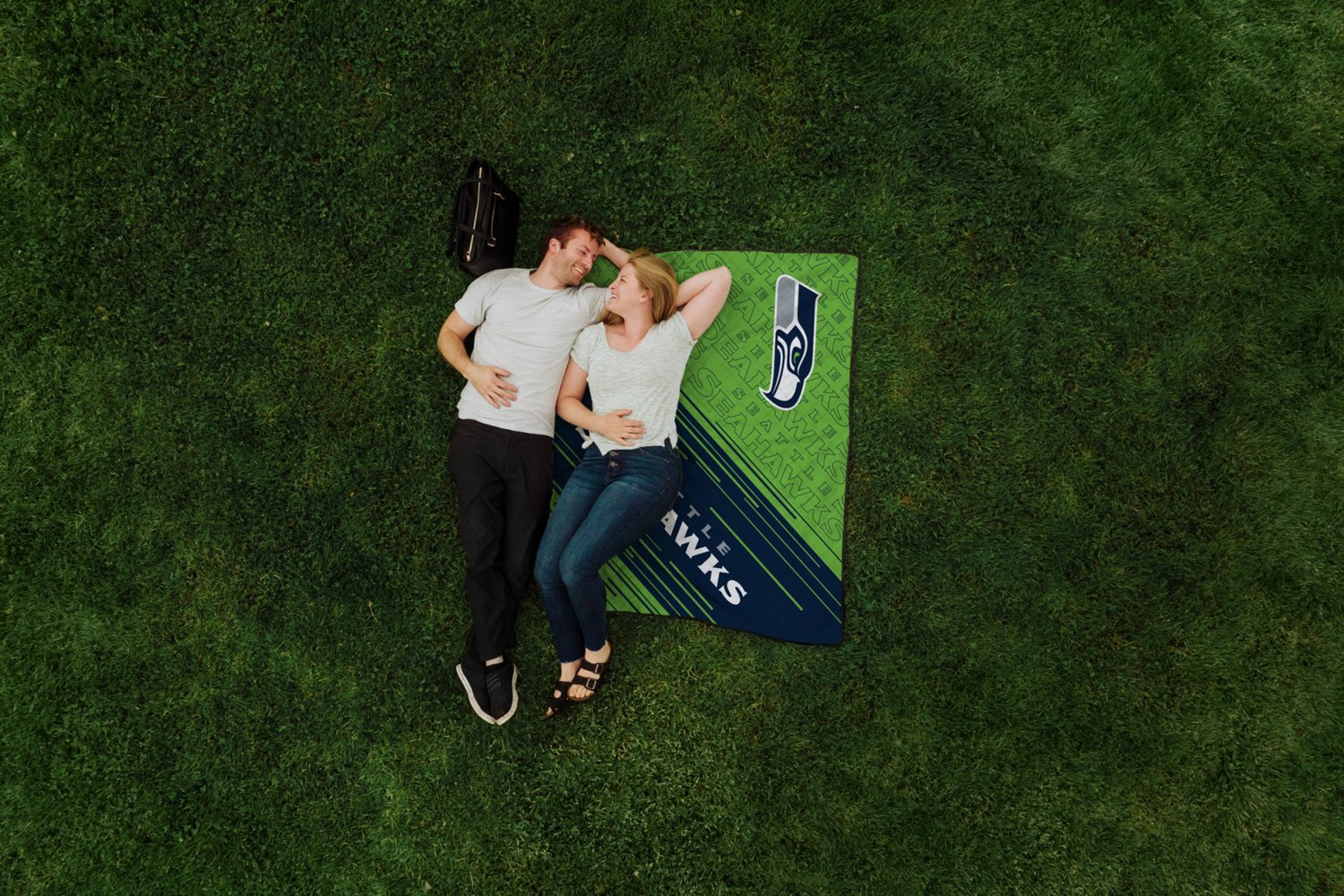 Picnic Time Seattle Seahawks Impresa Picnic Blanket - view number 4